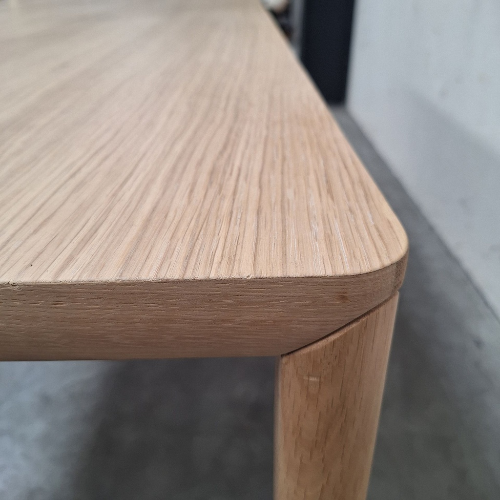 Air dining table