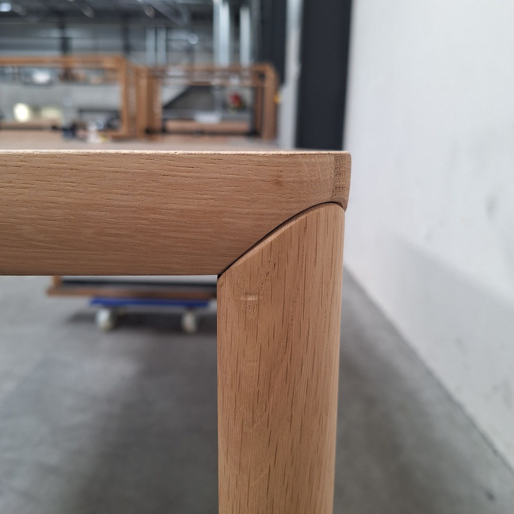 Air dining table