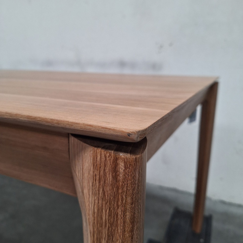 Bok extendable dining table
