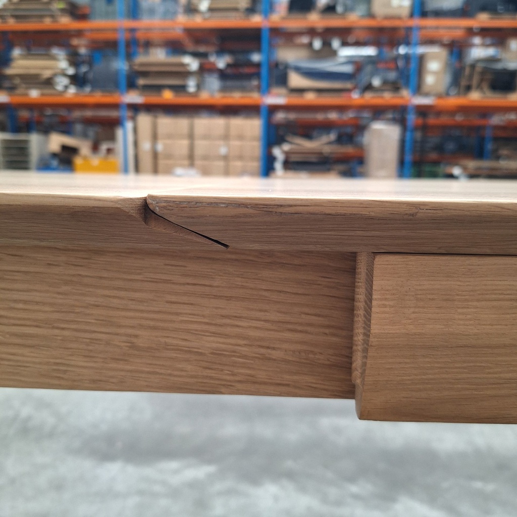 Bok extendable dining table