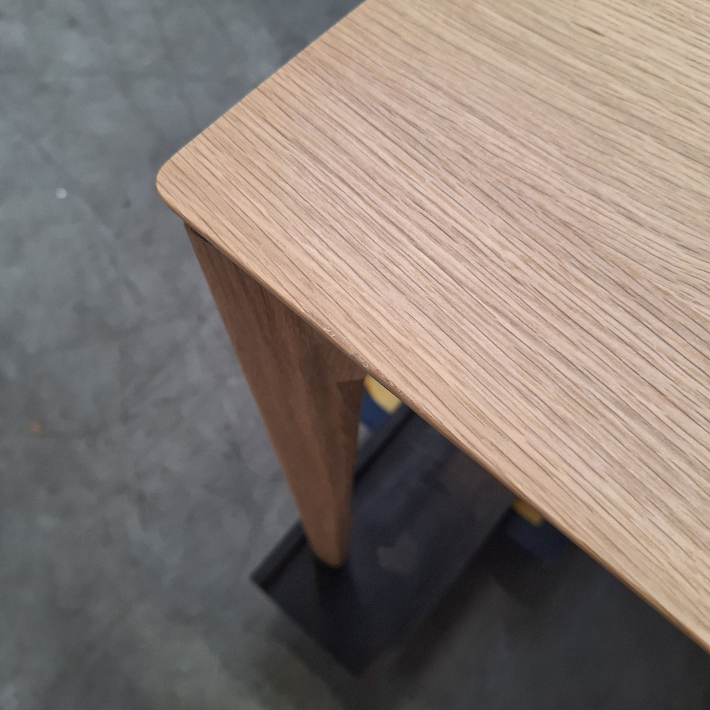 Bok extendable dining table