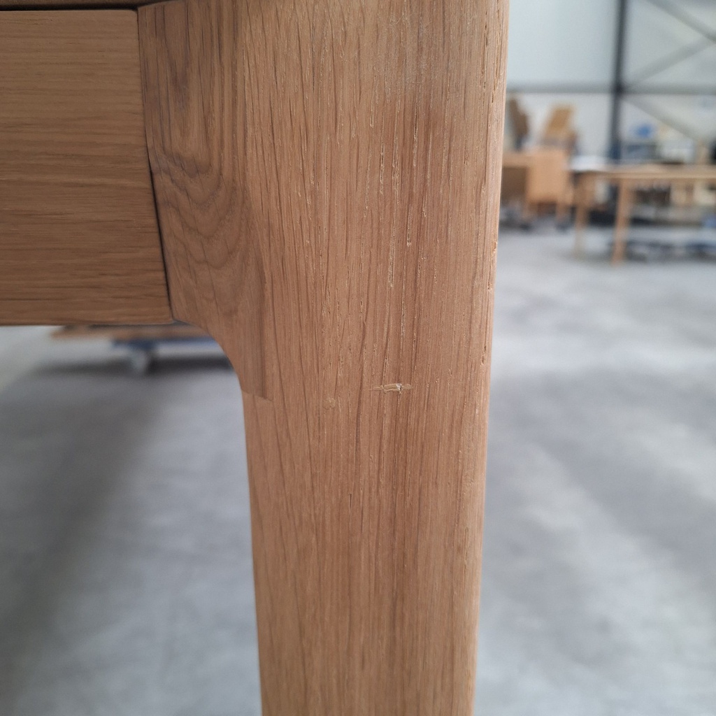 Bok extendable dining table