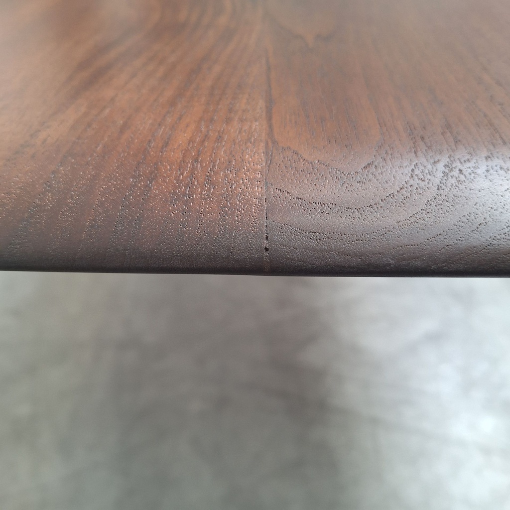 PI dining table