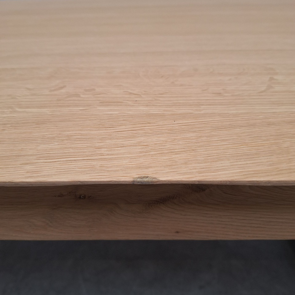 Slice extendable dining table