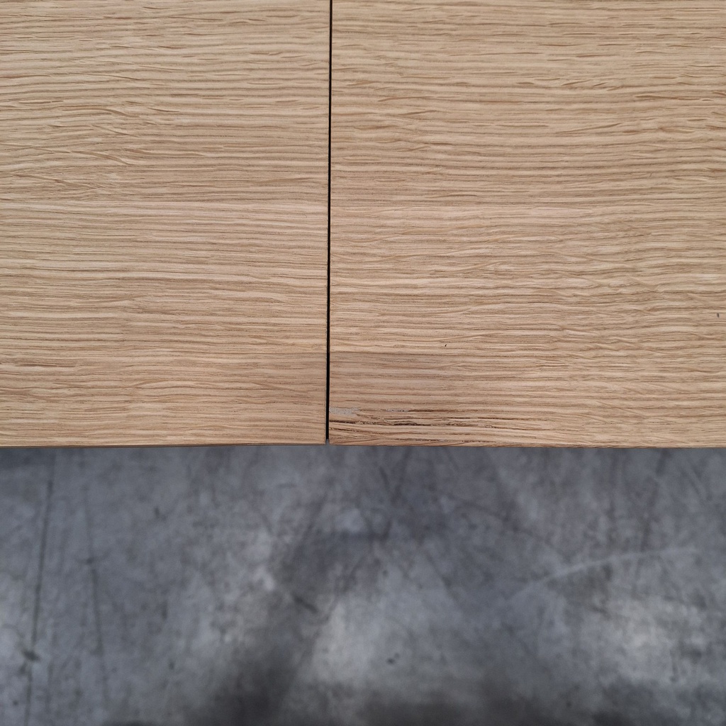 Slice extendable dining table