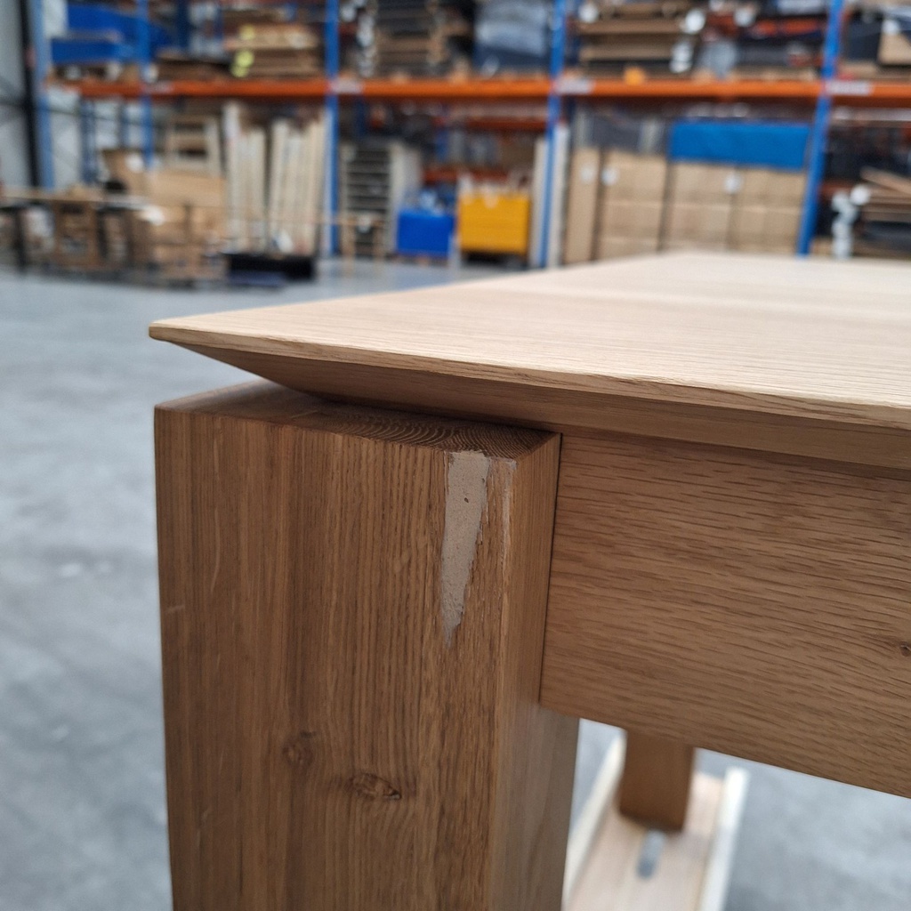 Slice extendable dining table