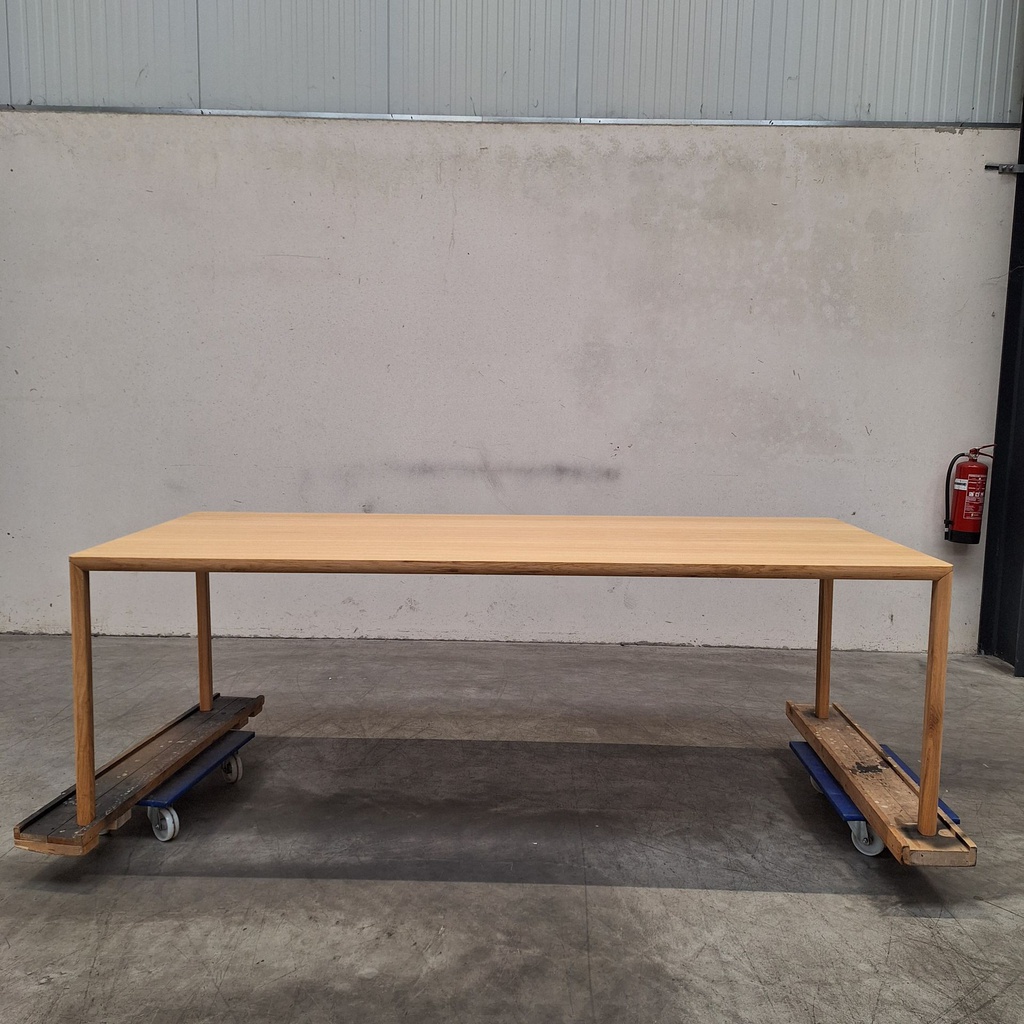 Air dining table