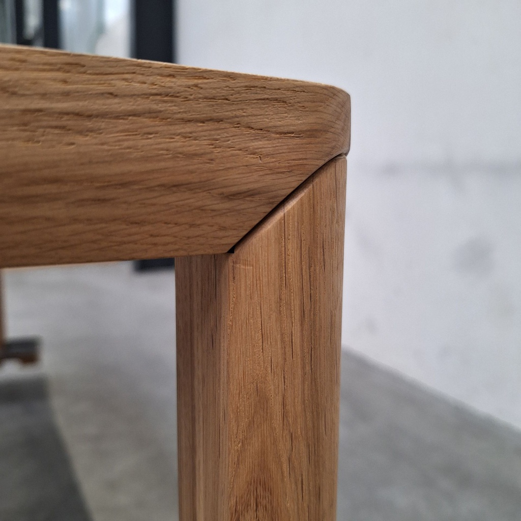 Air dining table