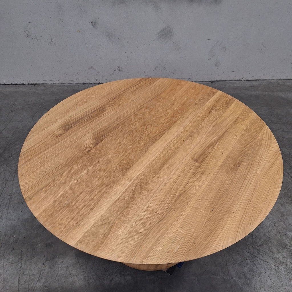 Torsion dining table