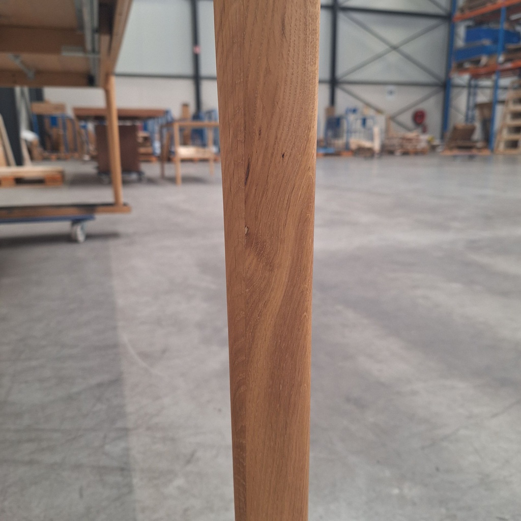 Bok extendable dining table
