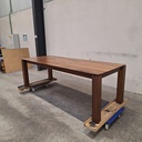 Slice extendable dining table