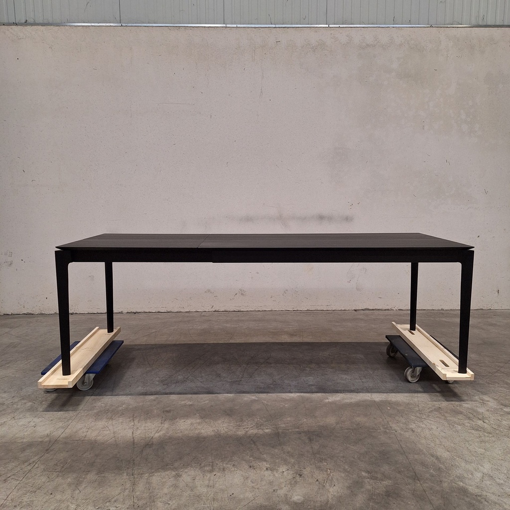Bok extendable dining table