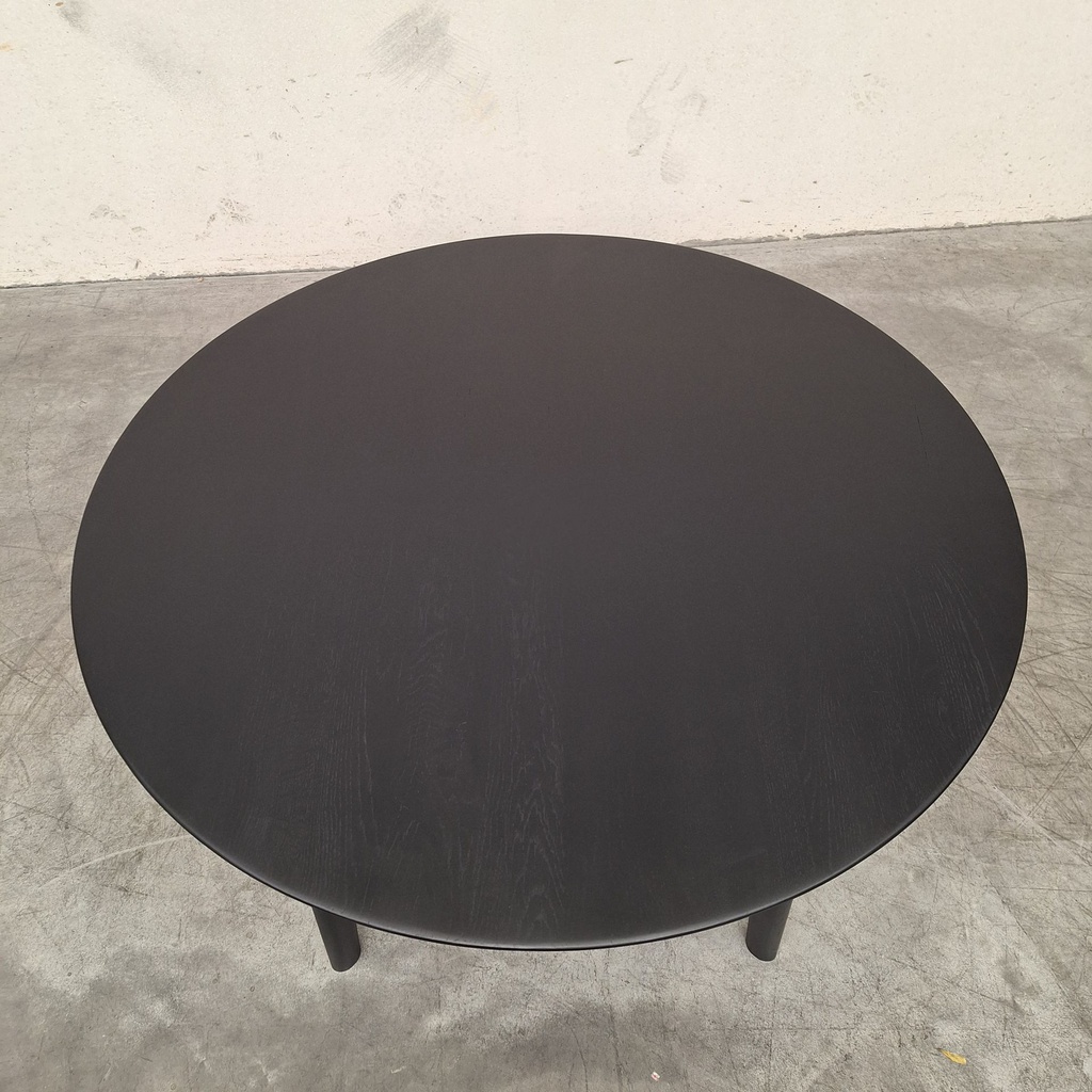 Osso round dining table