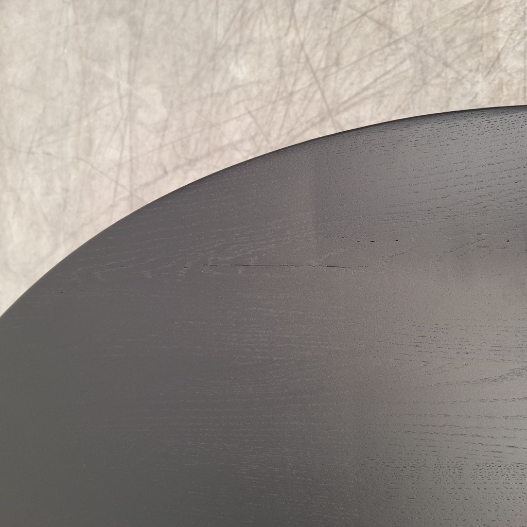 Osso round dining table