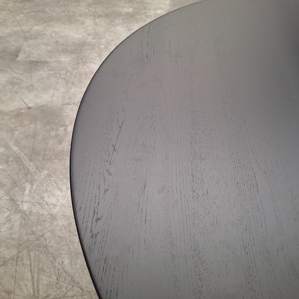 Osso round dining table