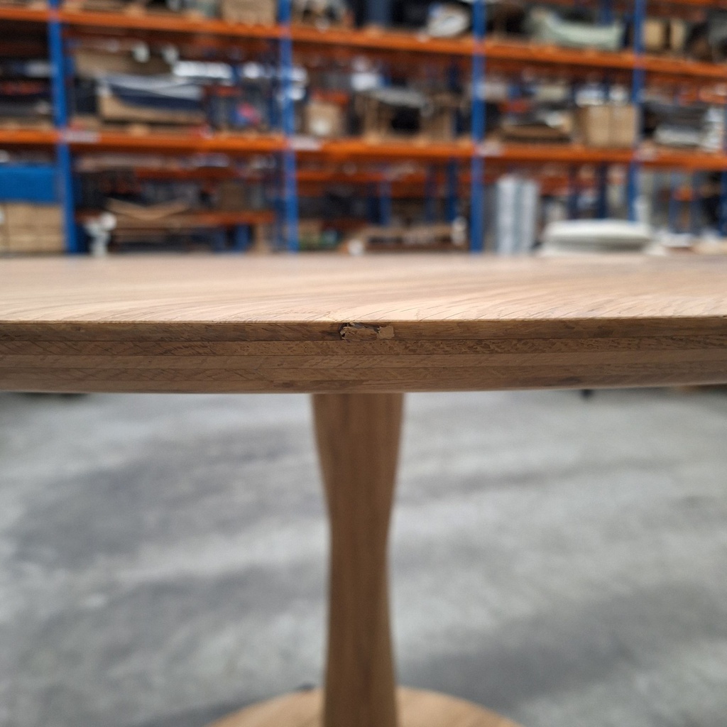 Torsion dining table