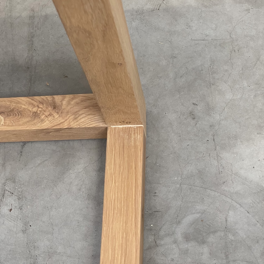 Frame desk