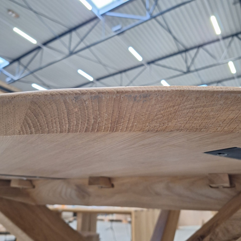 Circle dining table