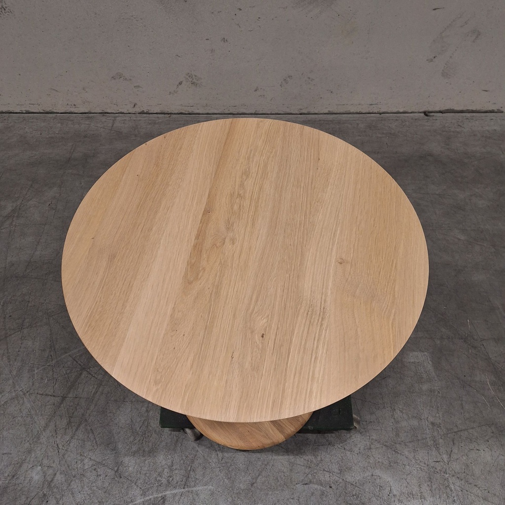 Torsion dining table