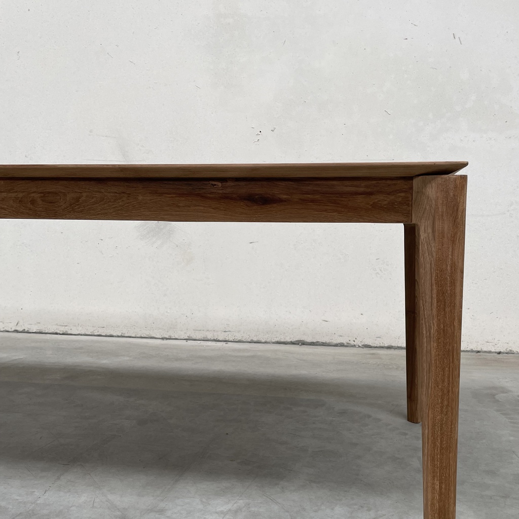 Bok dining table