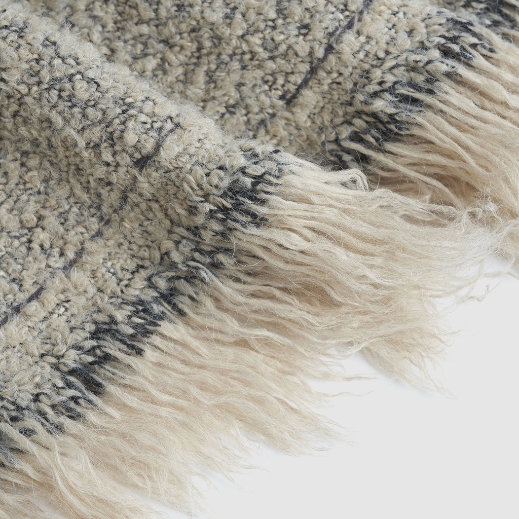 Oat Alpone throw