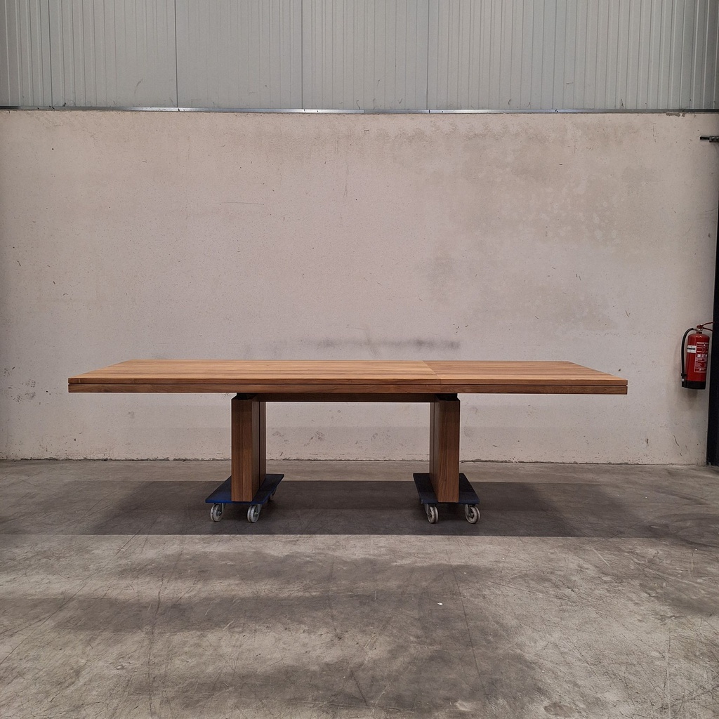 Double extendable dining table