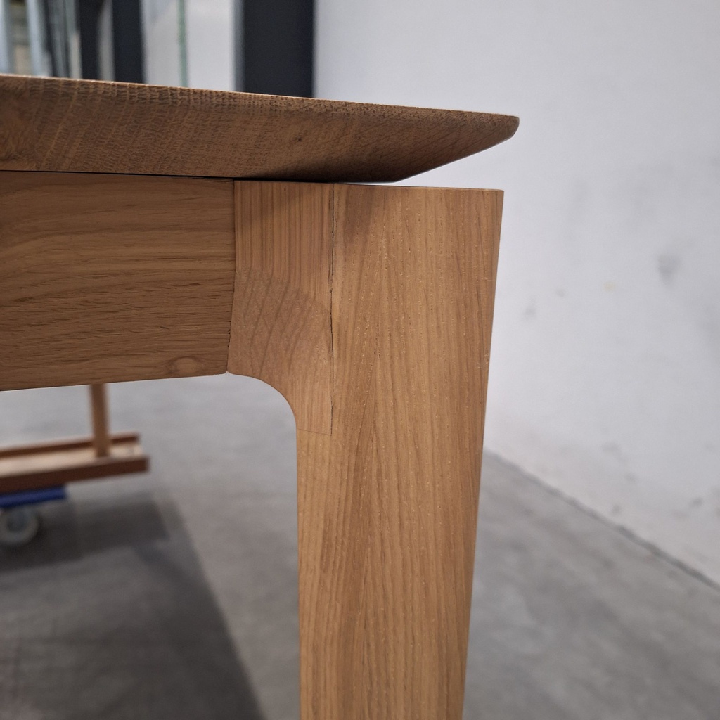 Bok dining table