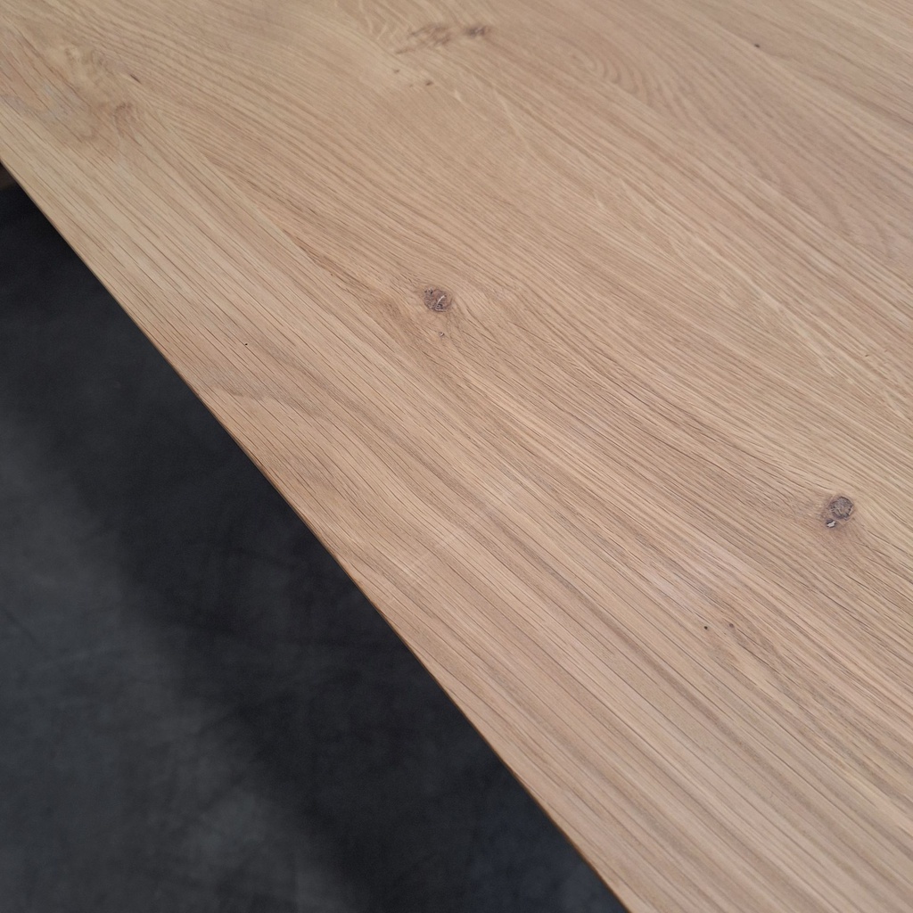 Bok dining table
