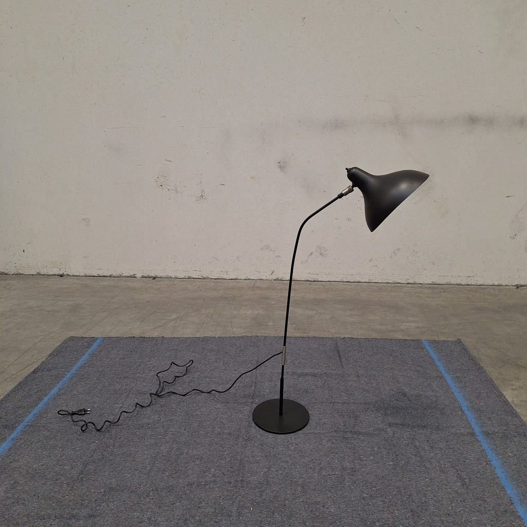 Mantis BS3 desk lamp by DCW
