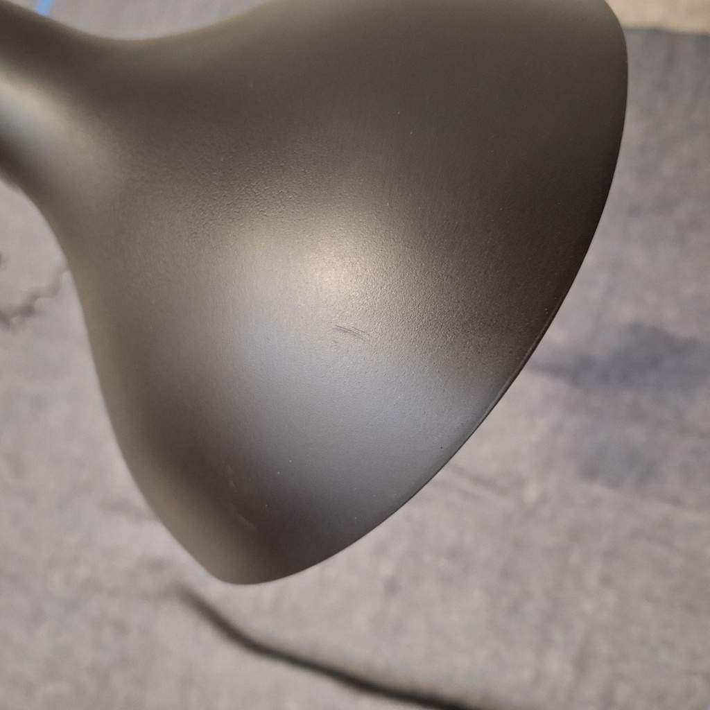 Mantis BS3 desk lamp by DCW
