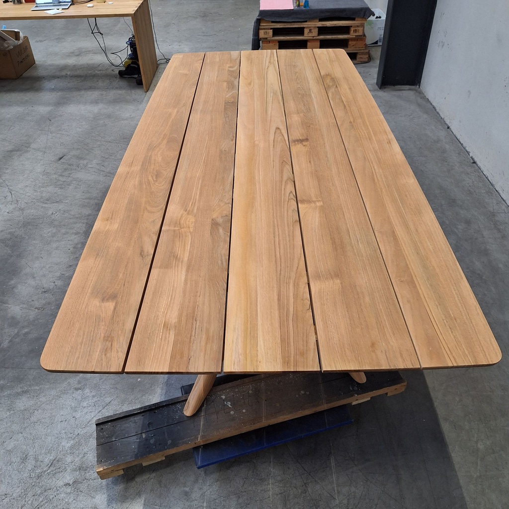 Mikado outdoor dining table