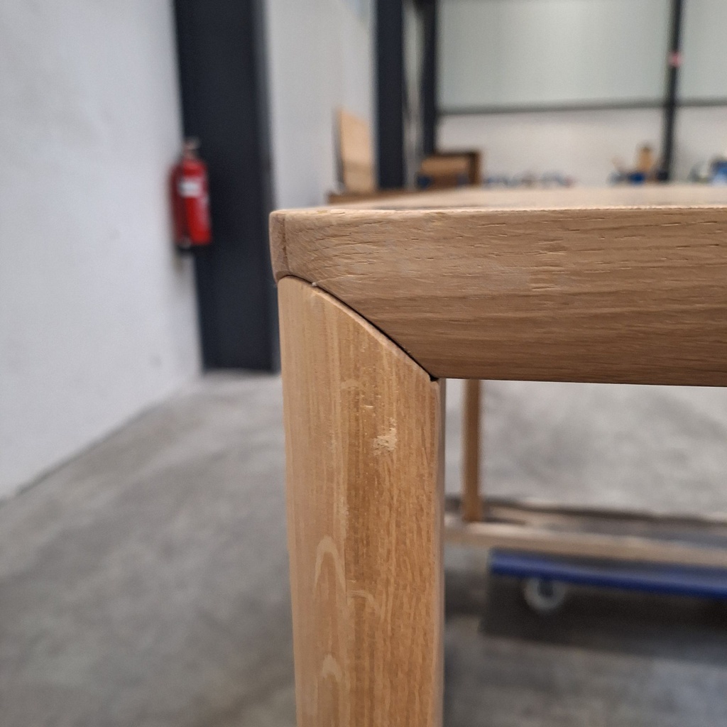 Air dining table