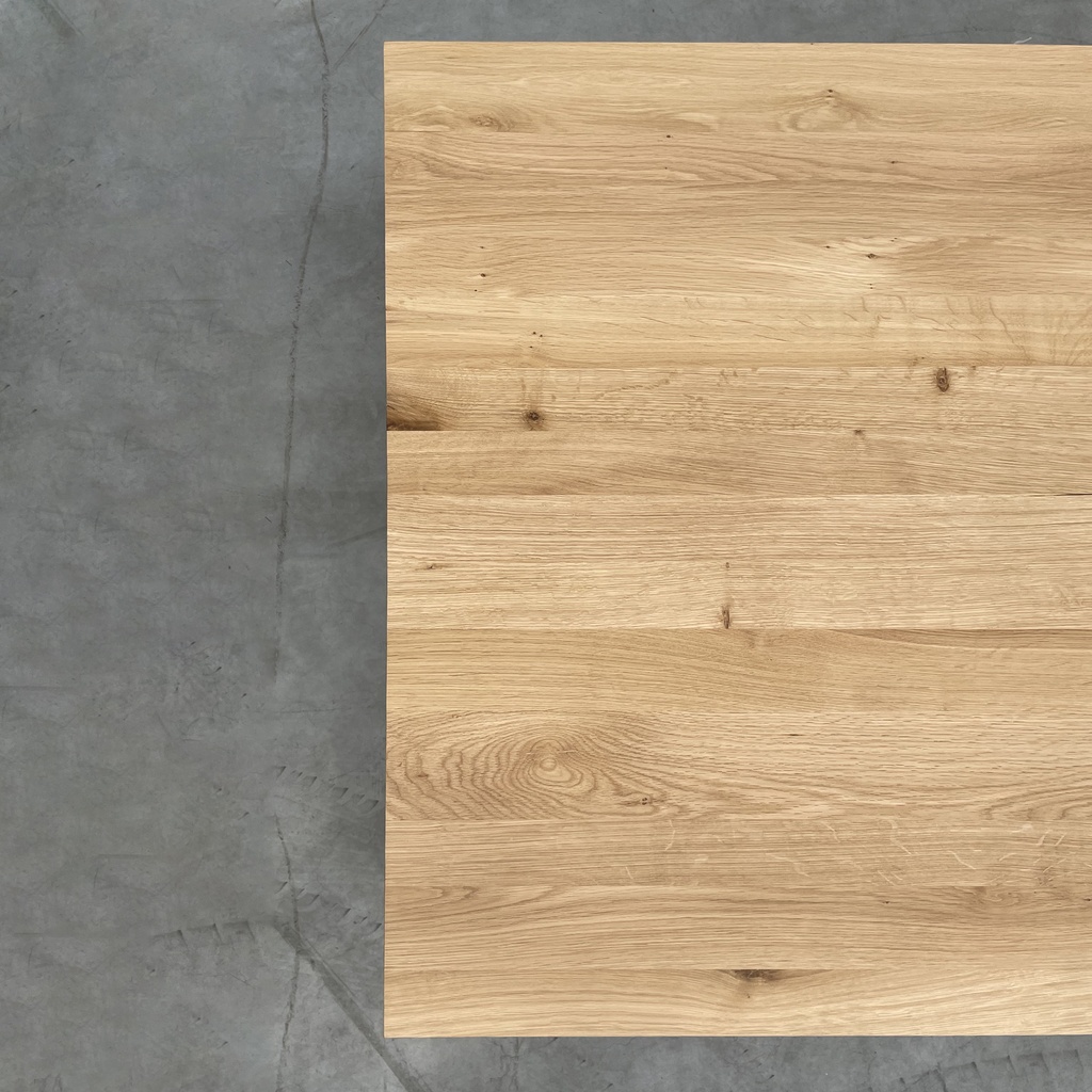 Slice dining table