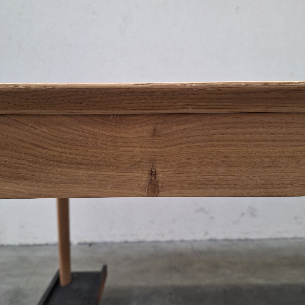 Bok extendable dining table