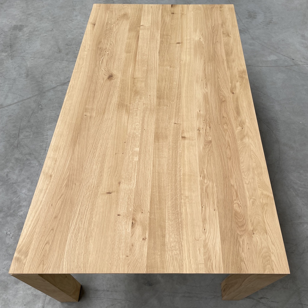 Slice dining table