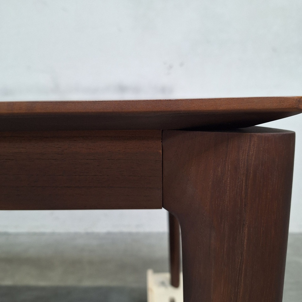 Bok dining table