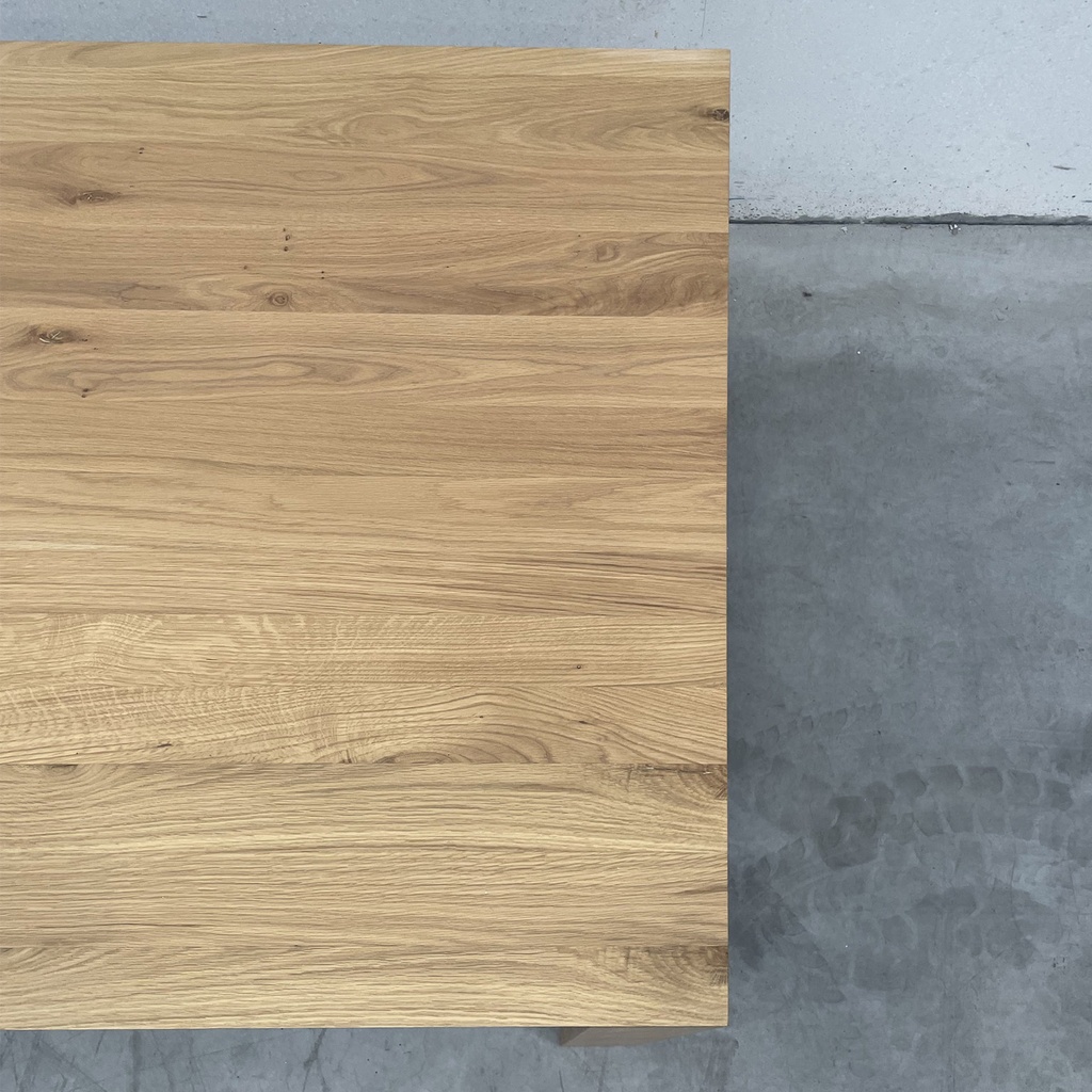 Slice extendable dining table