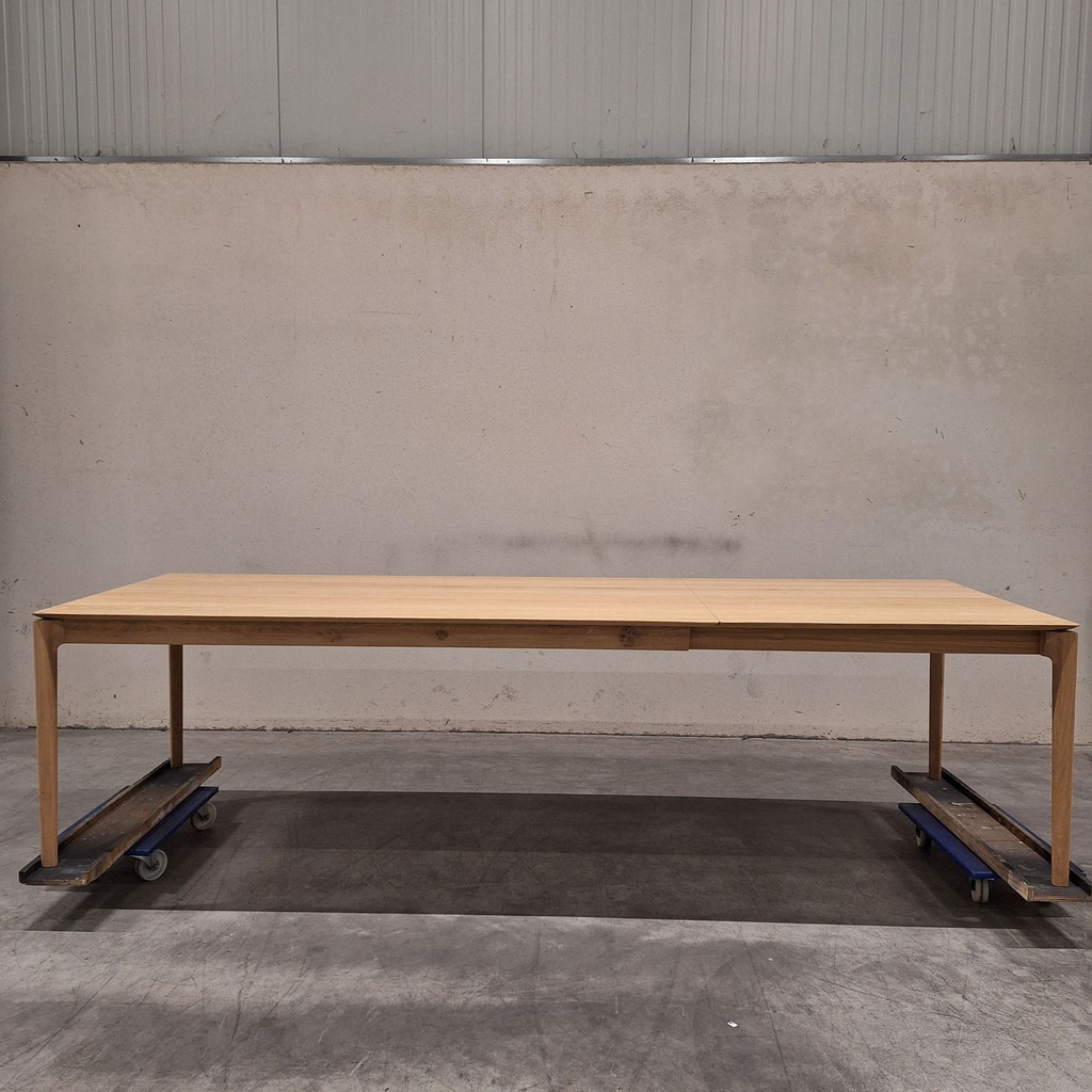 Bok extendable dining table