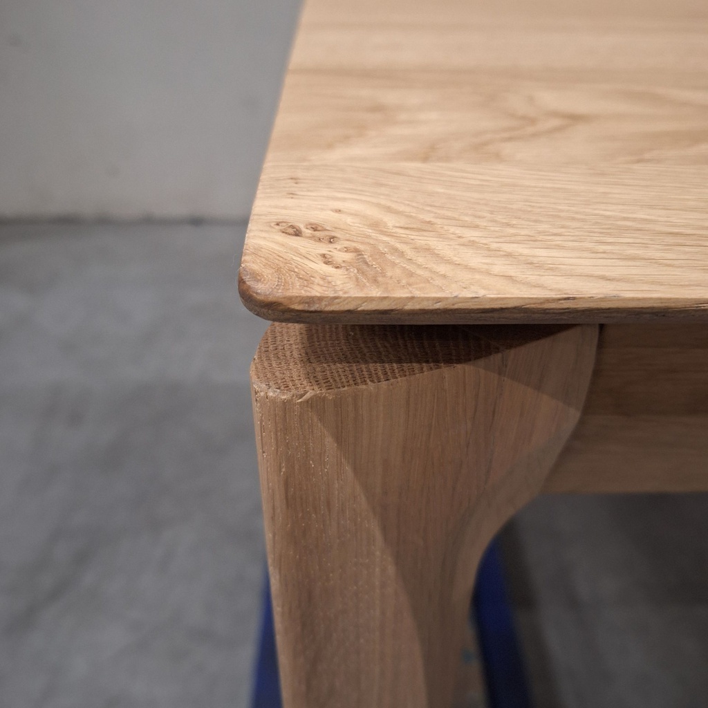 Bok extendable dining table