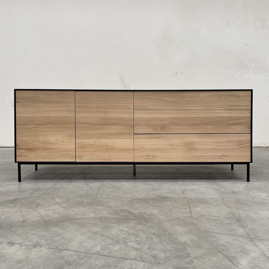 Blackbird sideboard