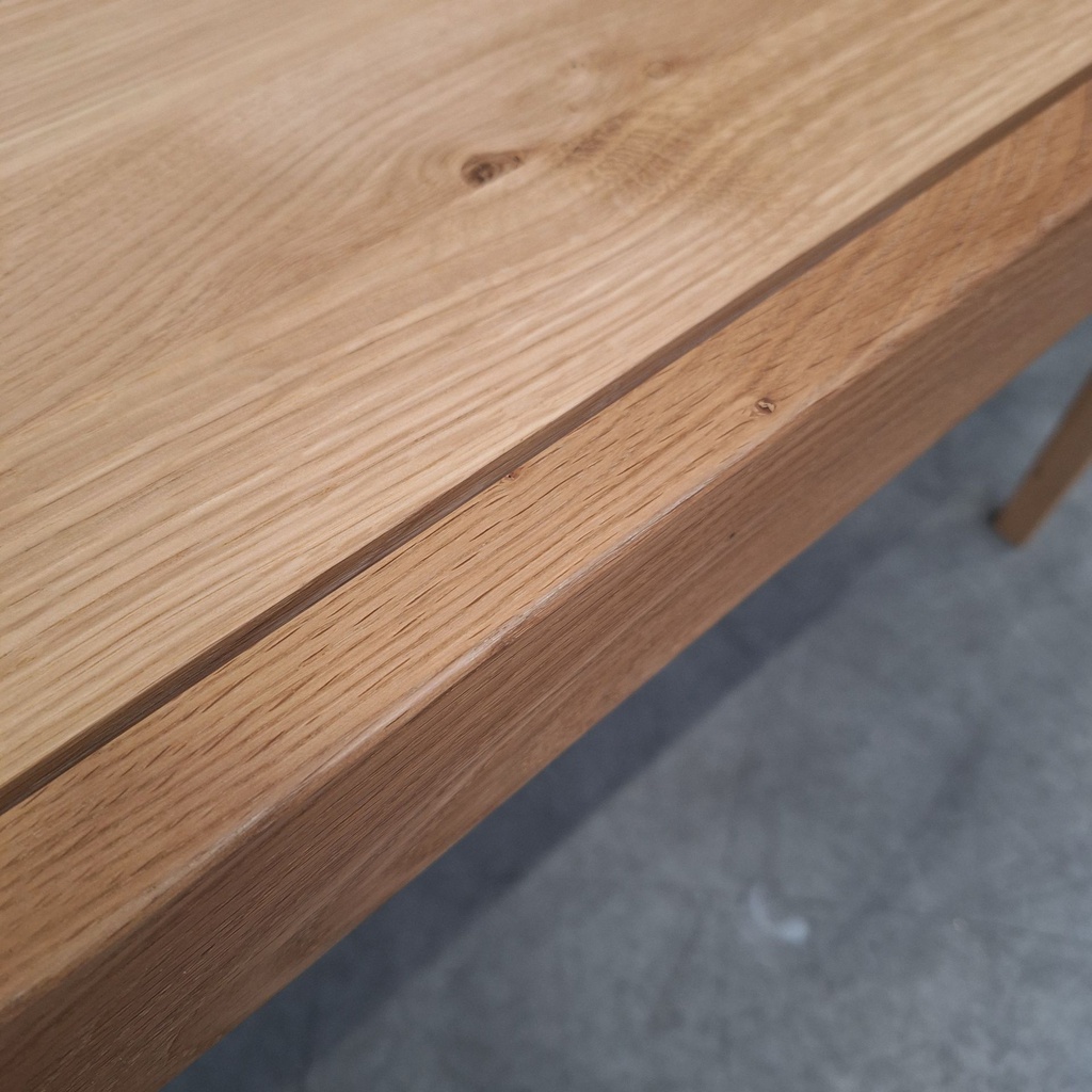 Spindle bench