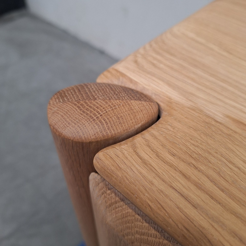 PI sideboard