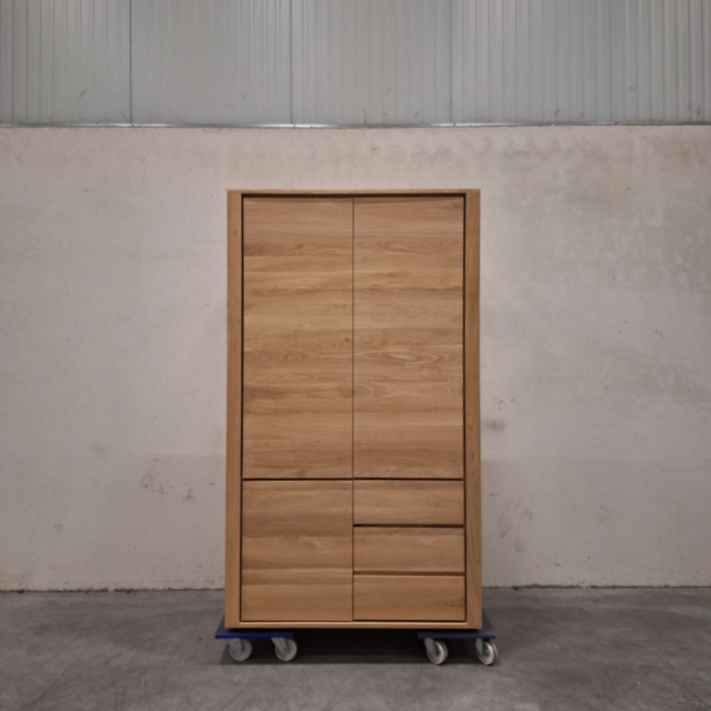 Shadow dresser