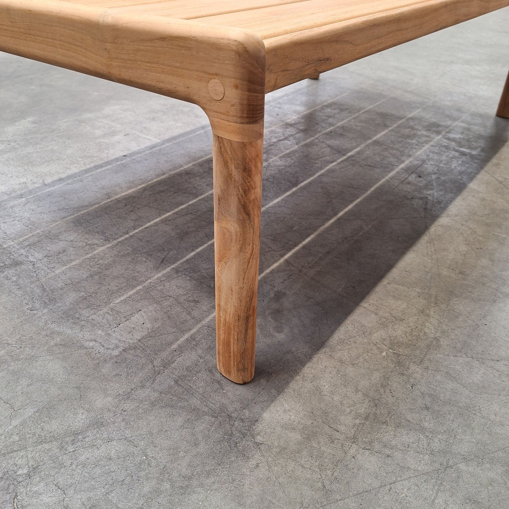 Jack outdoor coffee table