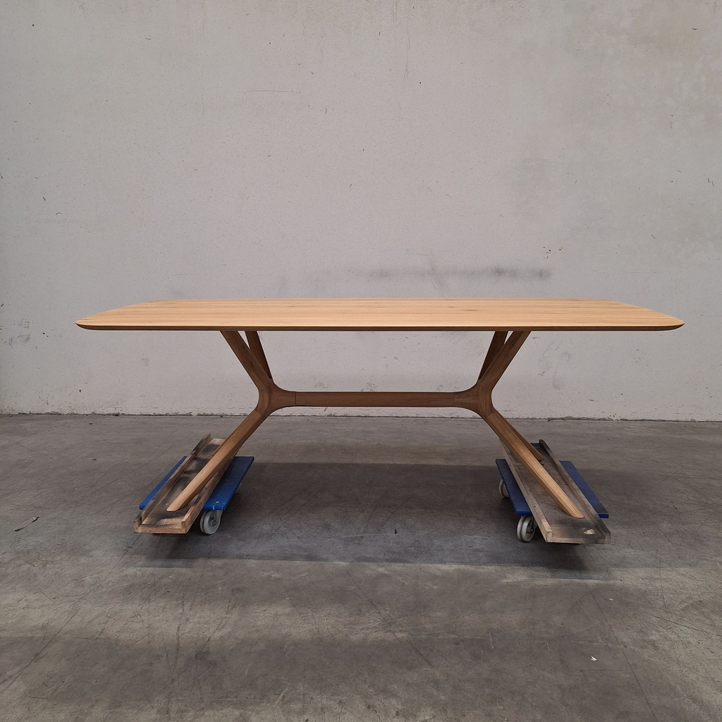X dining table