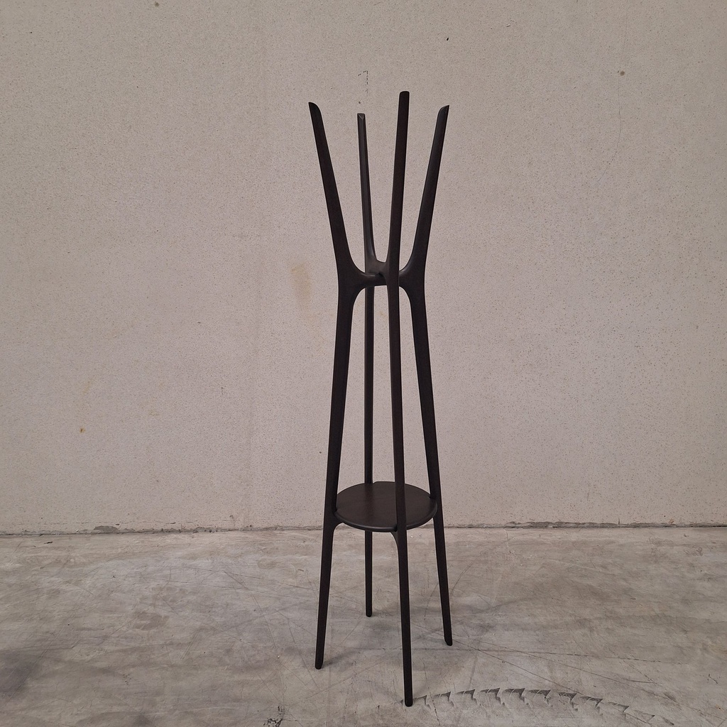 PI coat stand