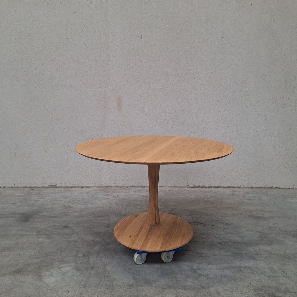 Torsion dining table