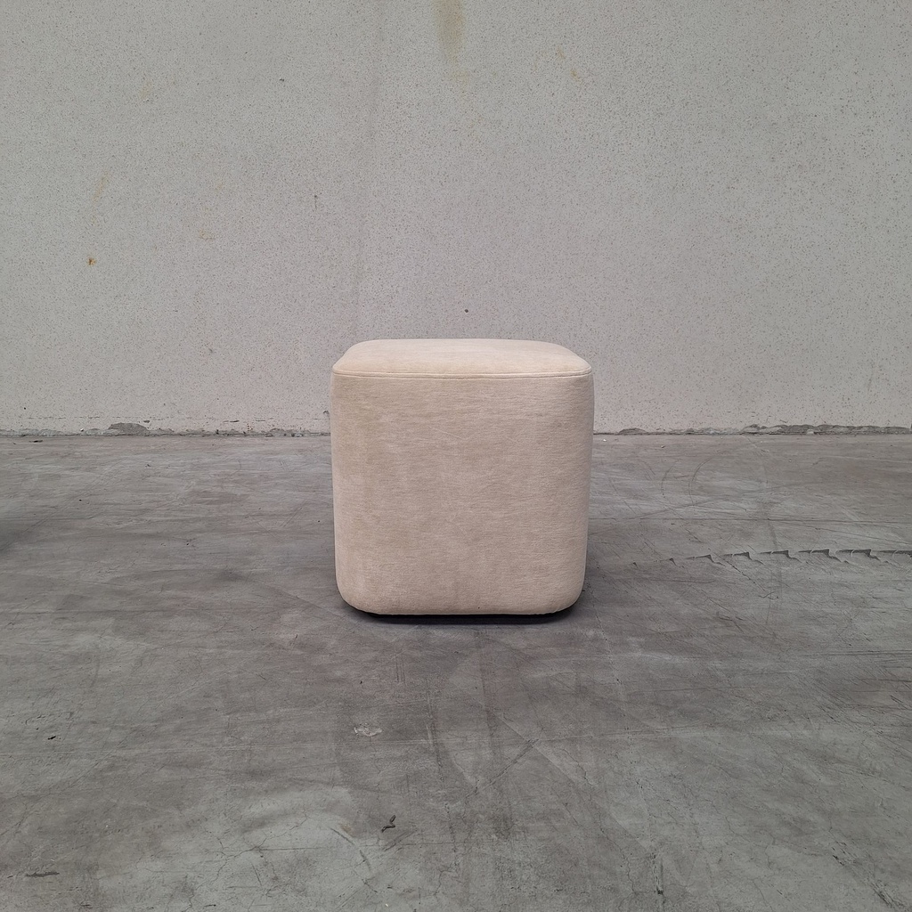 Cube pouf
