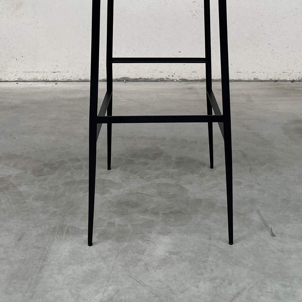 DC bar stool