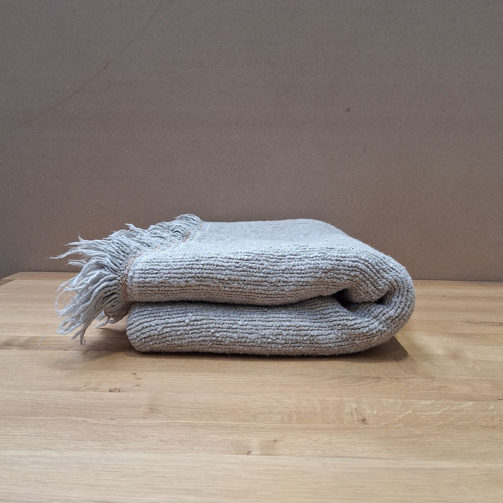 Oat Nomad throw